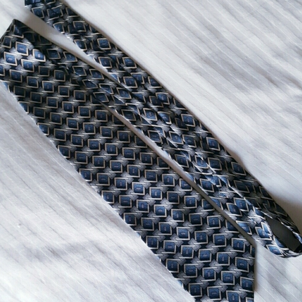 Louis Roth 100% Silk box desig gray blue cream Tie